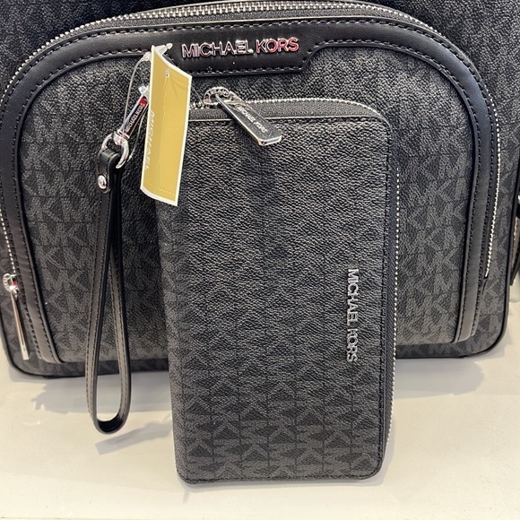 Michael Kors MK Signature Large Flat Multi-Function Phone Case Wallet Wristlet - Picture 4 of 16